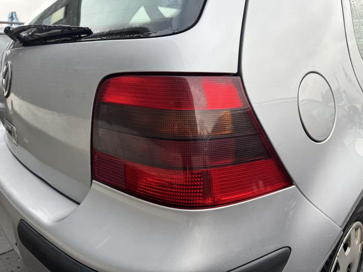 VW Golf 4 original R&uuml;cklicht R&uuml;ckleuchte Schlussleuchte rechts Flie&szlig;heck Bj.2001